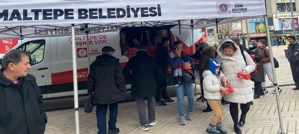 Maltepe Belediyesi kandil simidi dağıttı