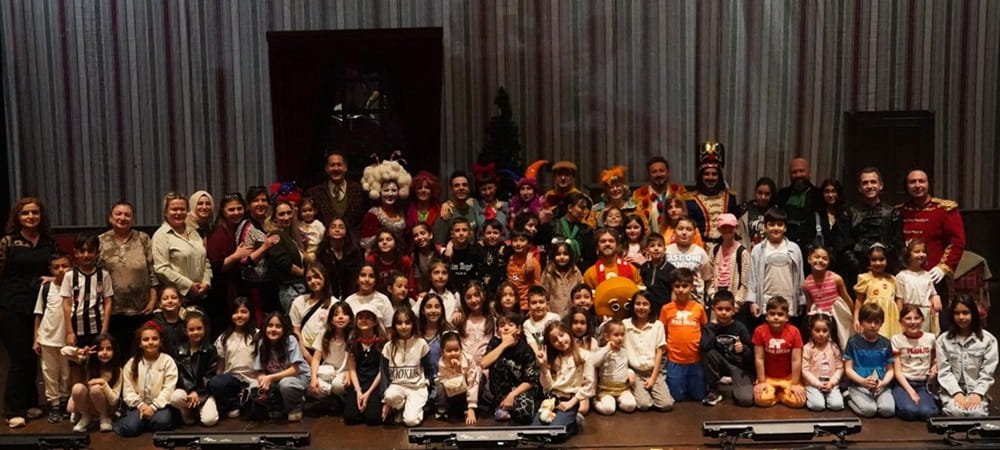 “ÇIK DIŞARIYA OYNAYALIM” BAŞLIĞIYLA DÜZENLENEN ŞEHİR TİYATROLARI 40. ÇOCUK ŞENLİĞİ SONA ERDİ