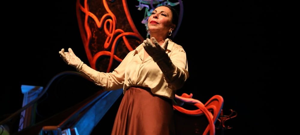 ŞEHRİN TİYATROSU “HAYAT DER GÜLÜMSERİM” OYUNUYLA ATAŞEHİR’DE