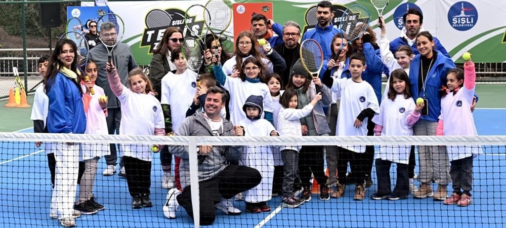 ŞİŞLİ BELEDİYESİ TOPAĞACI SPOR MERKEZİ TENİS KORTUNU HİZMETE SOKTU