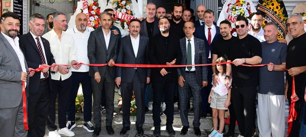 Kurdele keserek 40.yılı kutladılar